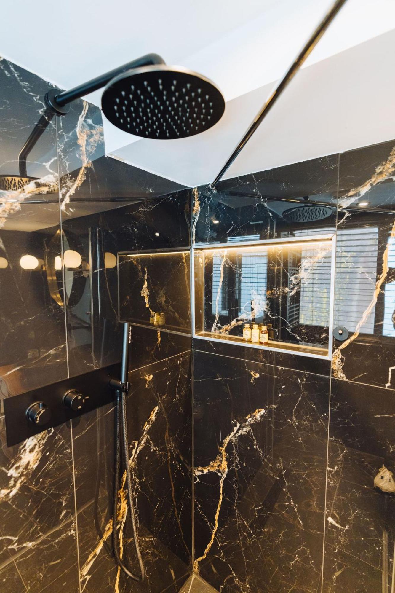 Lok Historics Luxury Art-Inspired Loft In Historic City Centre! Haarlem Eksteriør bilde